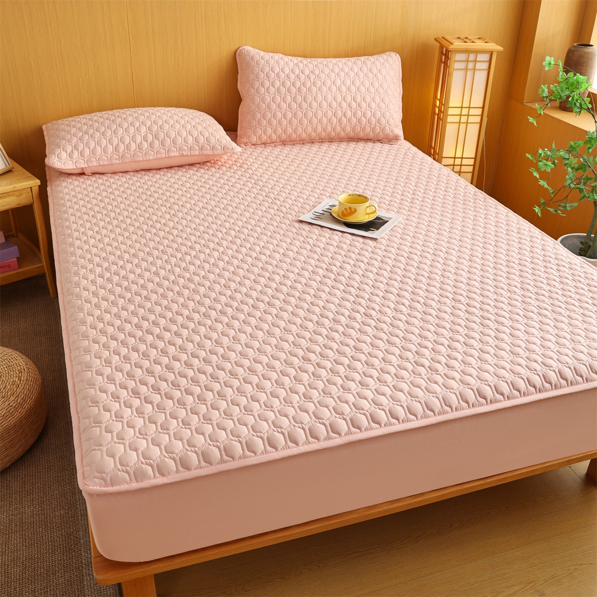 91家纺网 家纺一手货源 找家纺 恒爱家纺 2025新款全棉绗绣单品床笠 奶油粉