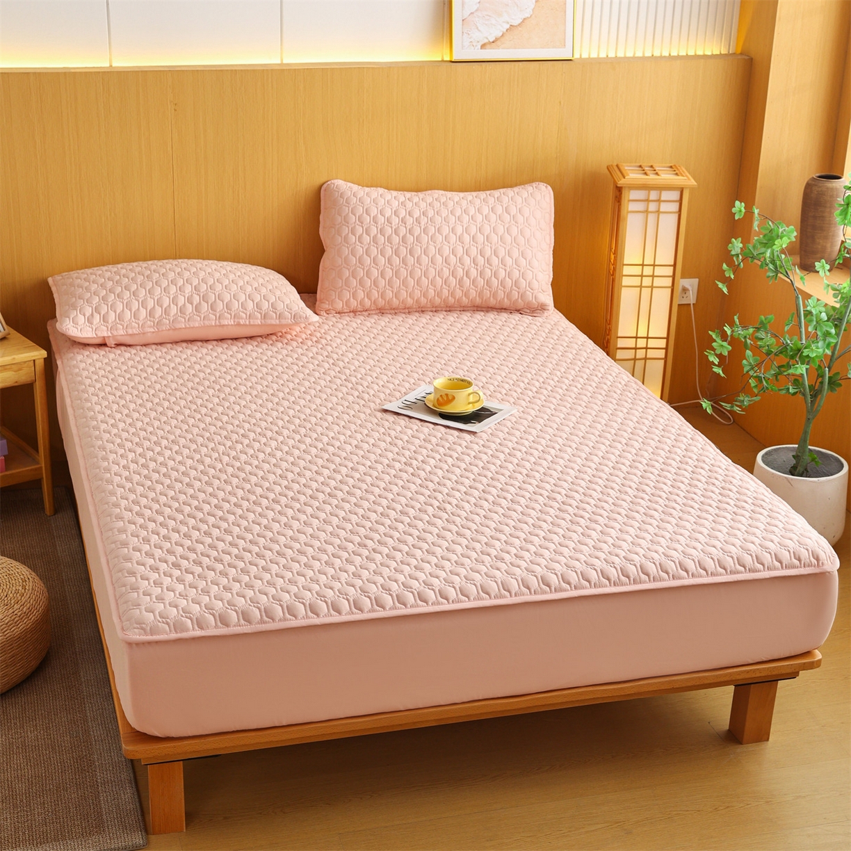 91家纺网 家纺一手货源 找家纺 恒爱家纺 2025新款全棉绗绣单品床笠 奶油粉