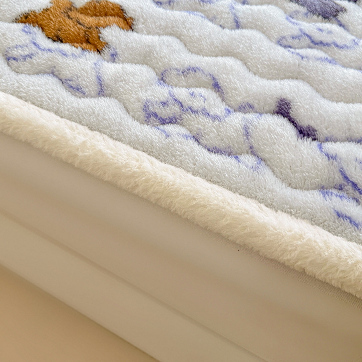 91家纺网 家纺一手货源 找家纺 LIFE.丽芙 2025秋冬新款A类北极绒保暖加厚夹棉枕套 追逐-蓝