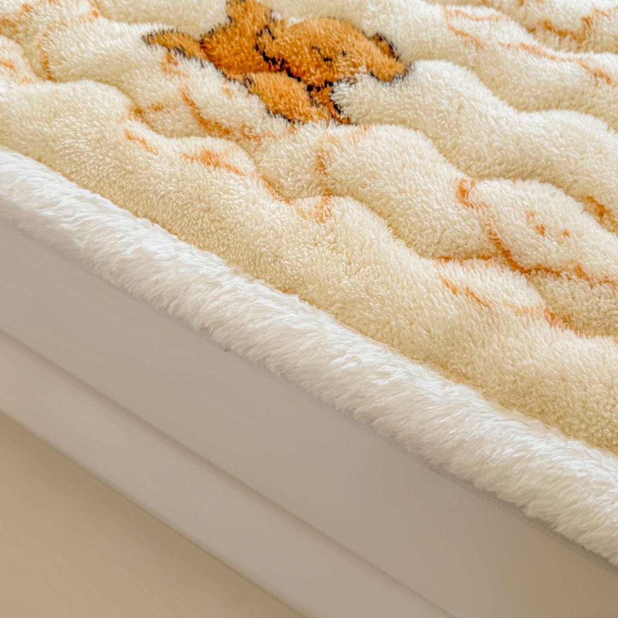 91家纺网 家纺一手货源 找家纺 LIFE.丽芙 2025秋冬新款A类北极绒保暖加厚夹棉枕套 追逐-黄