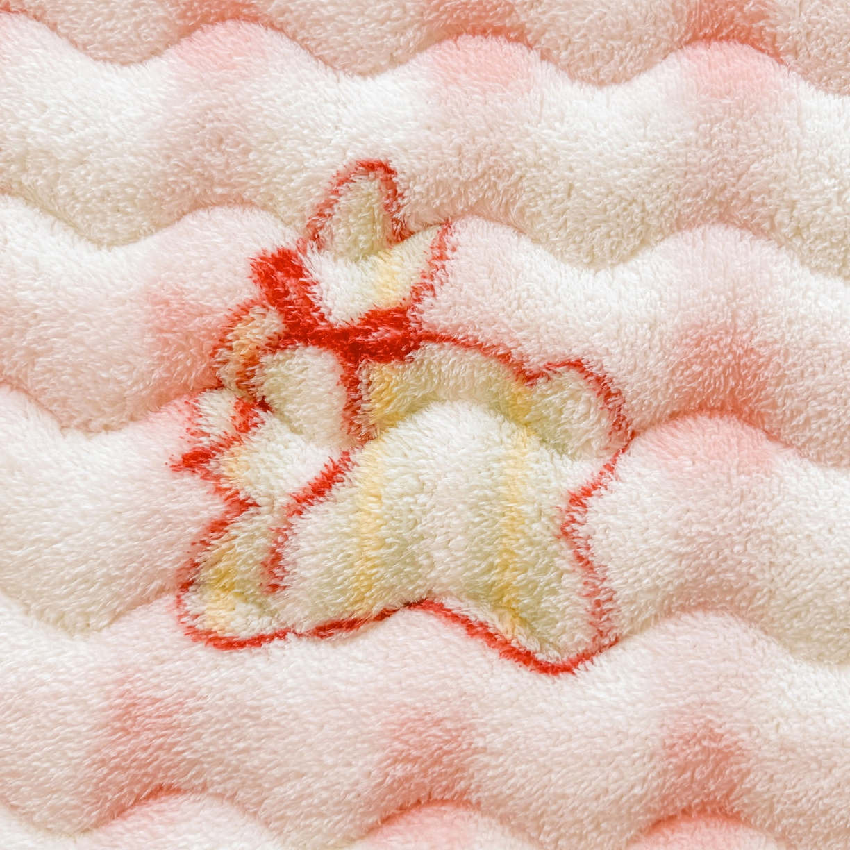 91家纺网 家纺一手货源 找家纺 LIFE.丽芙 2025秋冬新款A类北极绒保暖加厚夹棉枕套 意趣-粉