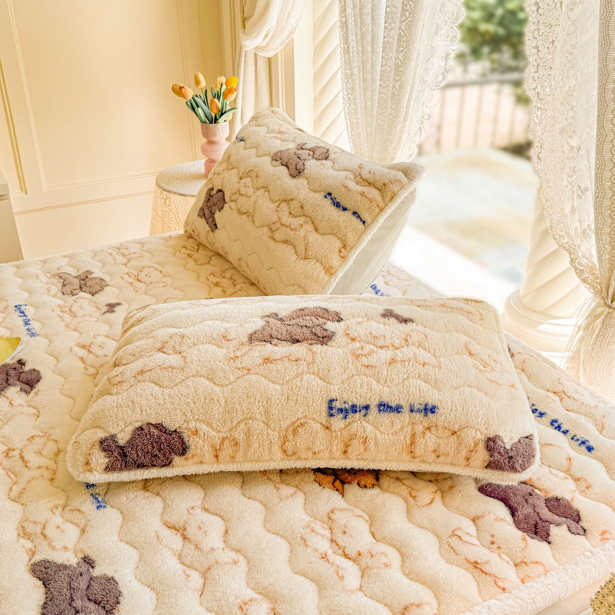 91家纺网 家纺一手货源 找家纺 LIFE.丽芙 2025秋冬新款A类北极绒保暖加厚夹棉枕套 追逐-黄