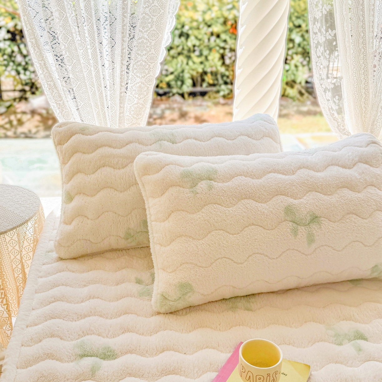 91家纺网 家纺一手货源 找家纺 LIFE.丽芙 2025秋冬新款A类北极绒保暖加厚夹棉枕套 蝶梦-绿