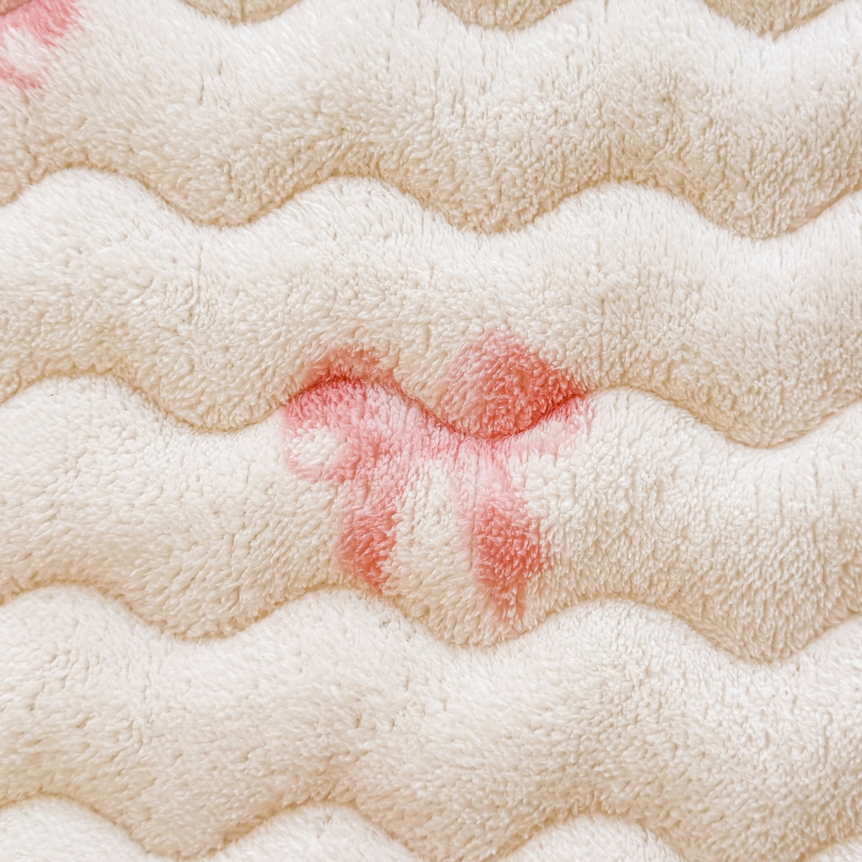 91家纺网 家纺一手货源 找家纺 LIFE.丽芙 2025秋冬新款A类北极绒保暖加厚夹棉枕套 蝶梦-粉