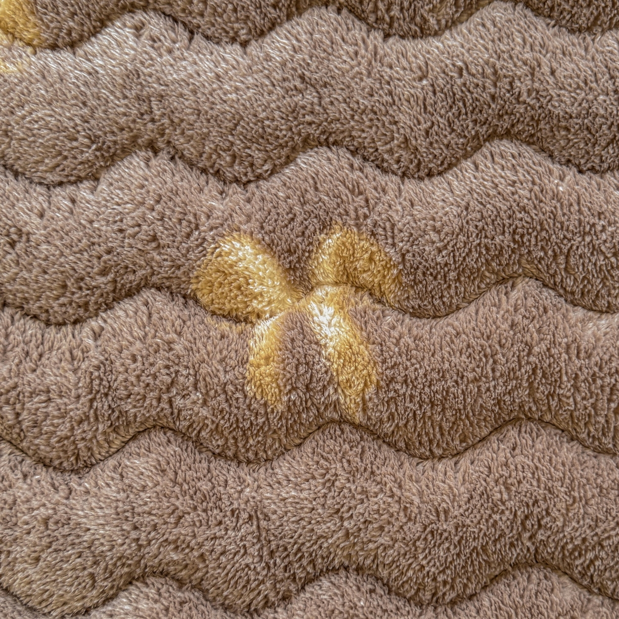 91家纺网 家纺一手货源 找家纺 LIFE.丽芙 2025秋冬新款A类北极绒保暖加厚夹棉枕套 蝶梦-棕