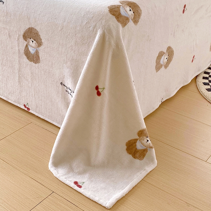 91家纺网 家纺一手货源 找家纺 葡萄家 2025年新款牛奶绒印花单床单萌系卡通床单款 比熊