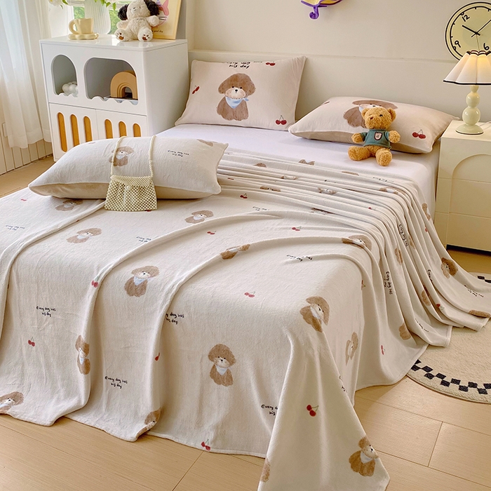 91家纺网 家纺一手货源 找家纺 葡萄家 2025年新款牛奶绒印花单床单萌系卡通床单款 比熊