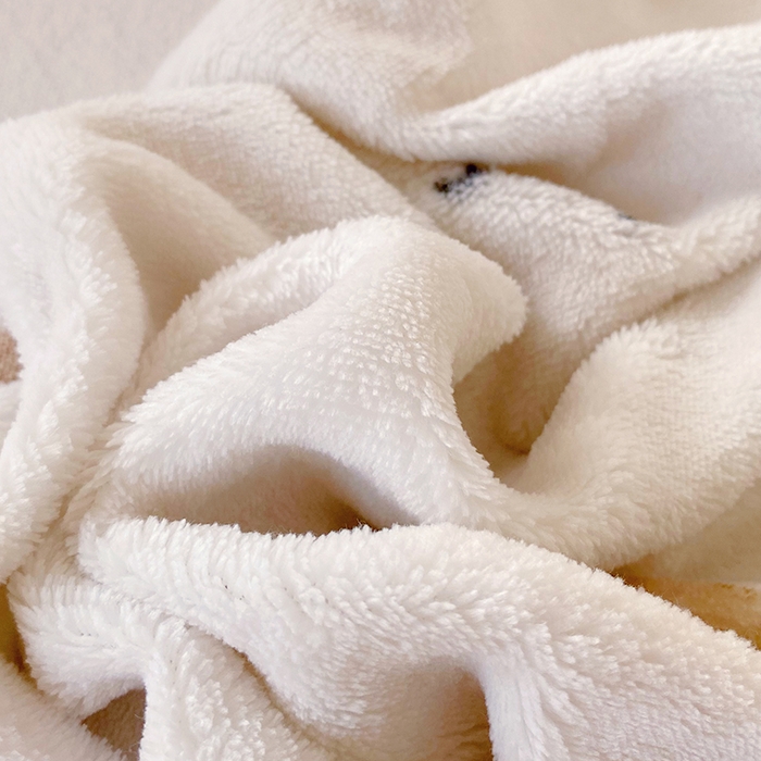 91家纺网 家纺一手货源 找家纺 葡萄家 2025年新款牛奶绒印花单床单萌系卡通床单款 比熊