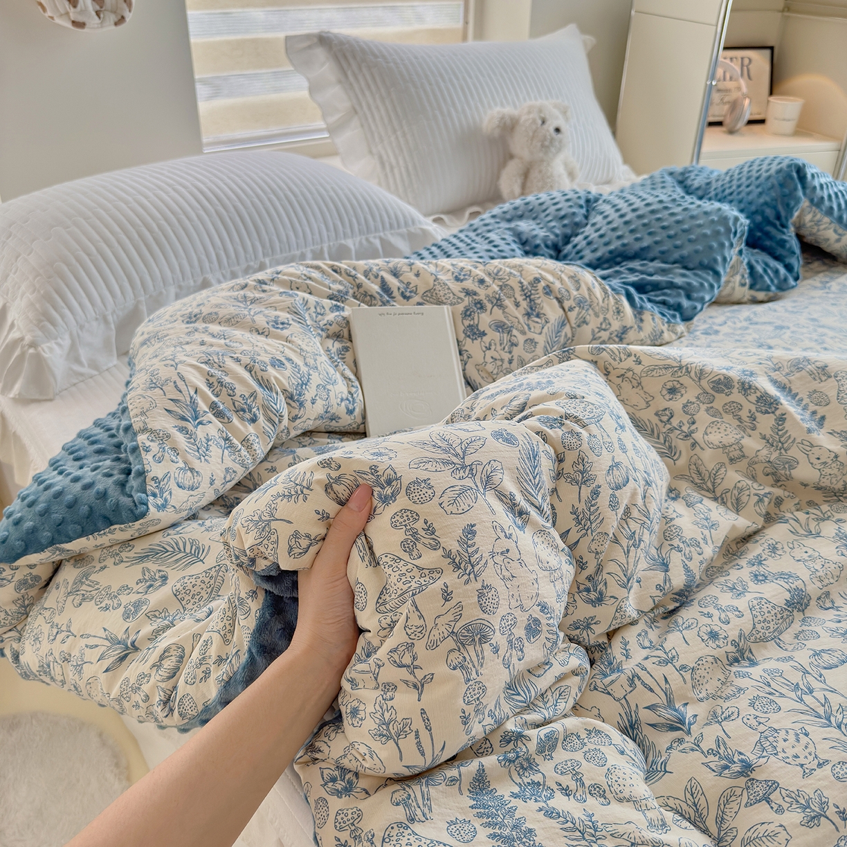 91家纺网 家纺一手货源 找家纺 梵克保罗 2025新款印花豆豆被子被芯 素描