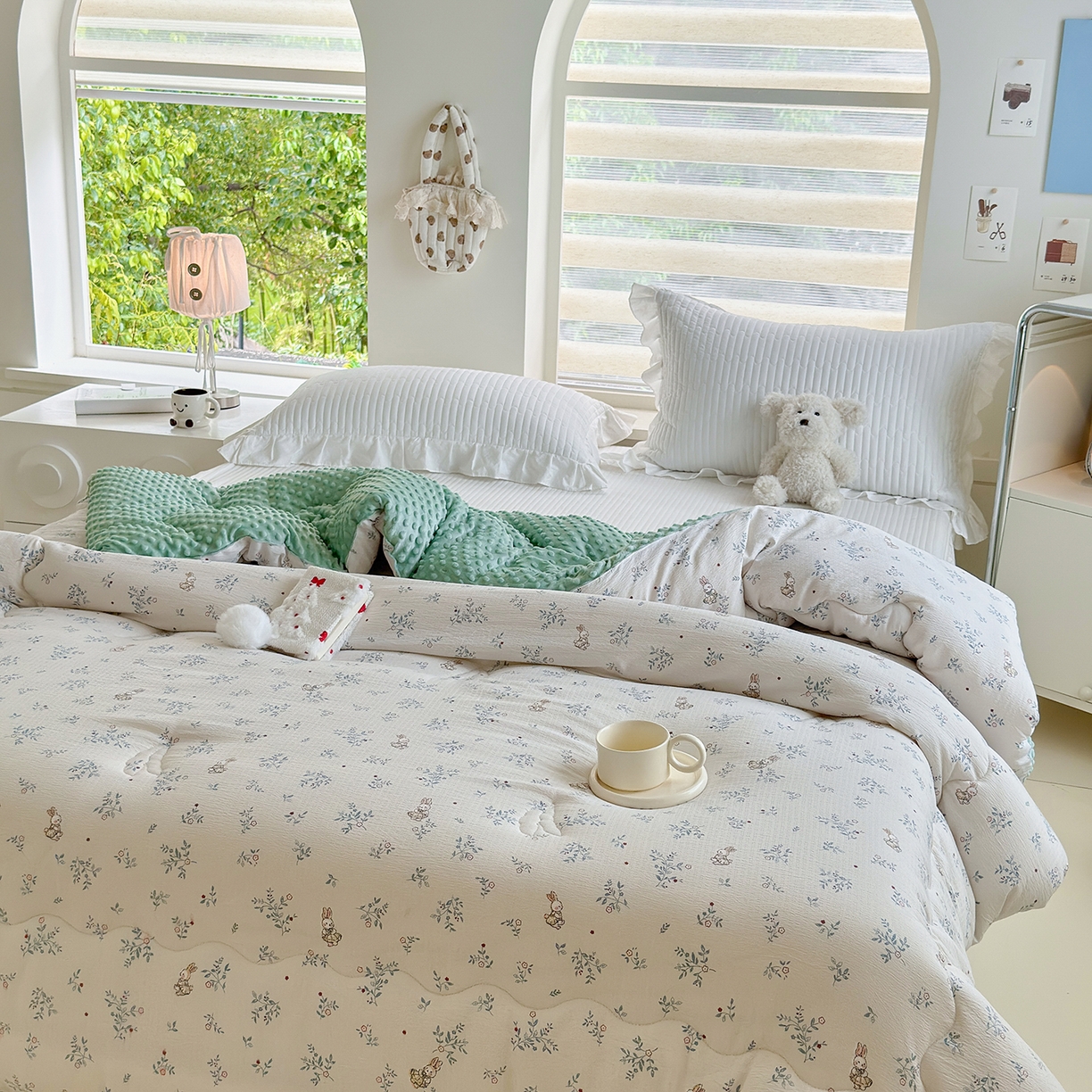 91家纺网 家纺一手货源 找家纺 梵克保罗 2025新款印花豆豆被子被芯 兔跃青丛