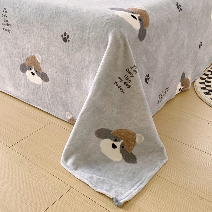 91家纺网 家纺一手货源 找家纺 葡萄家 2025年新款牛奶绒印花单床单萌系卡通床单款 冬日狗