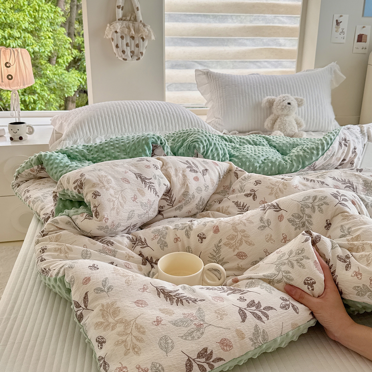 91家纺网 家纺一手货源 找家纺 梵克保罗 2025新款印花豆豆被子被芯 叶知秋