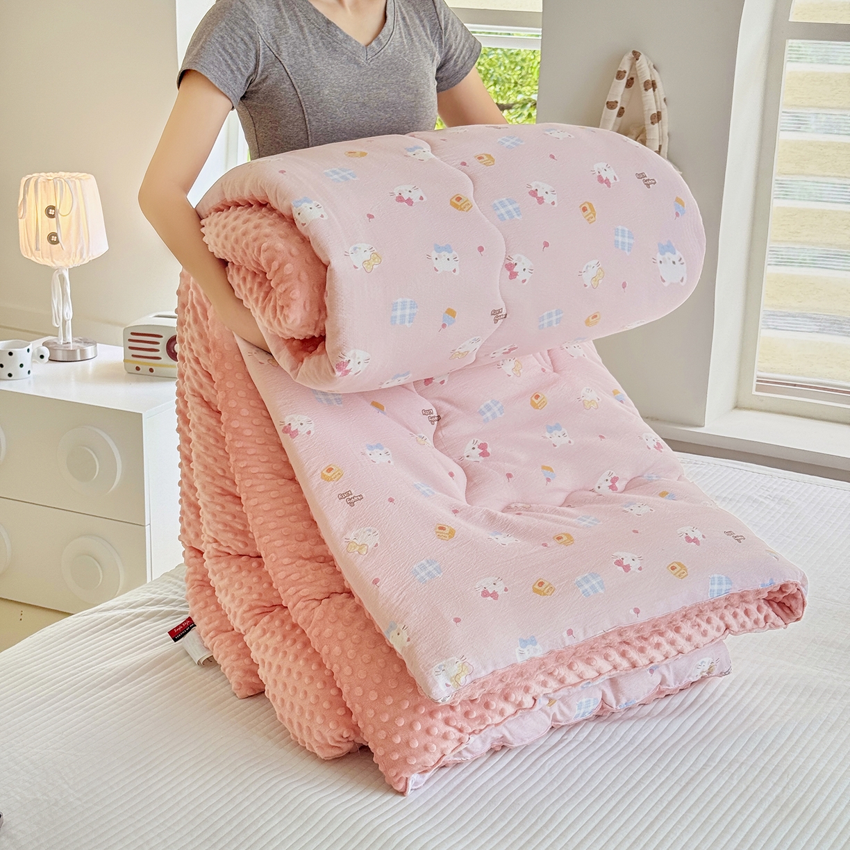 91家纺网 家纺一手货源 找家纺 梵克保罗 2025新款印花豆豆被子被芯 蝴蝶结kt