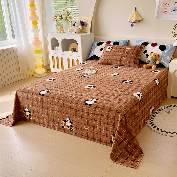 91家纺网 家纺一手货源 找家纺 葡萄家 2025年新款牛奶绒印花单床单萌系卡通床单款 滑板熊猫