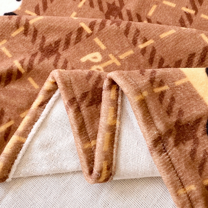 91家纺网 家纺一手货源 找家纺 葡萄家 2025年新款牛奶绒印花单床单萌系卡通床单款 滑板熊猫