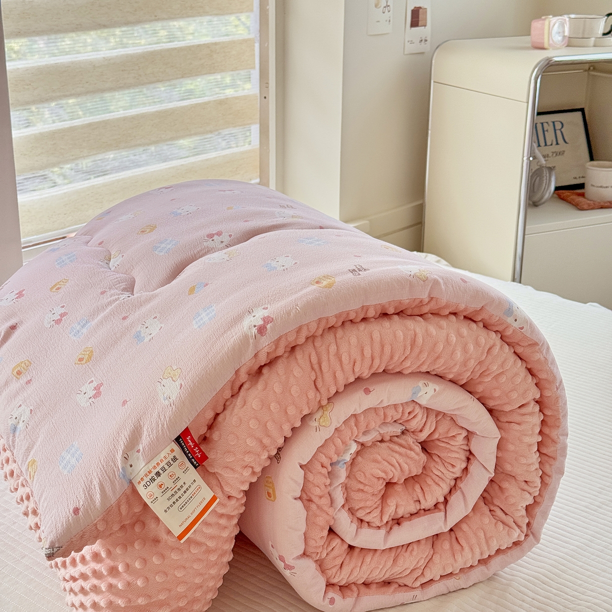 91家纺网 家纺一手货源 找家纺 梵克保罗 2025新款印花豆豆被子被芯 蝴蝶结kt