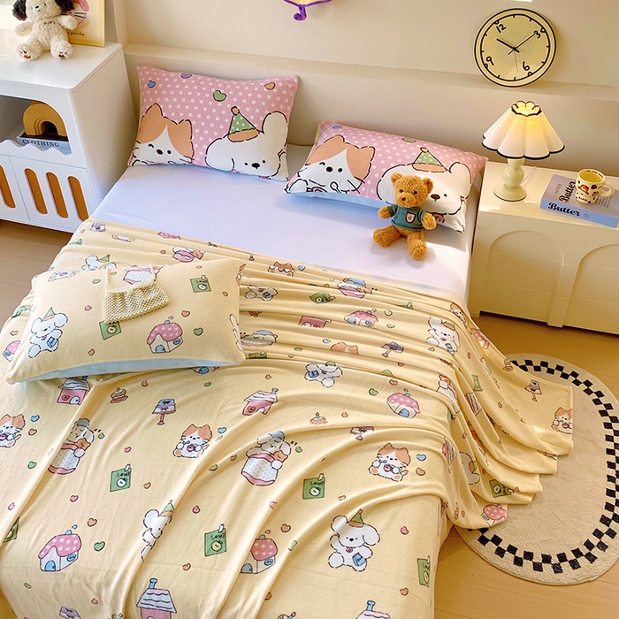 91家纺网 家纺一手货源 找家纺 葡萄家 2025年新款牛奶绒印花单床单萌系卡通床单款 卡通乐园