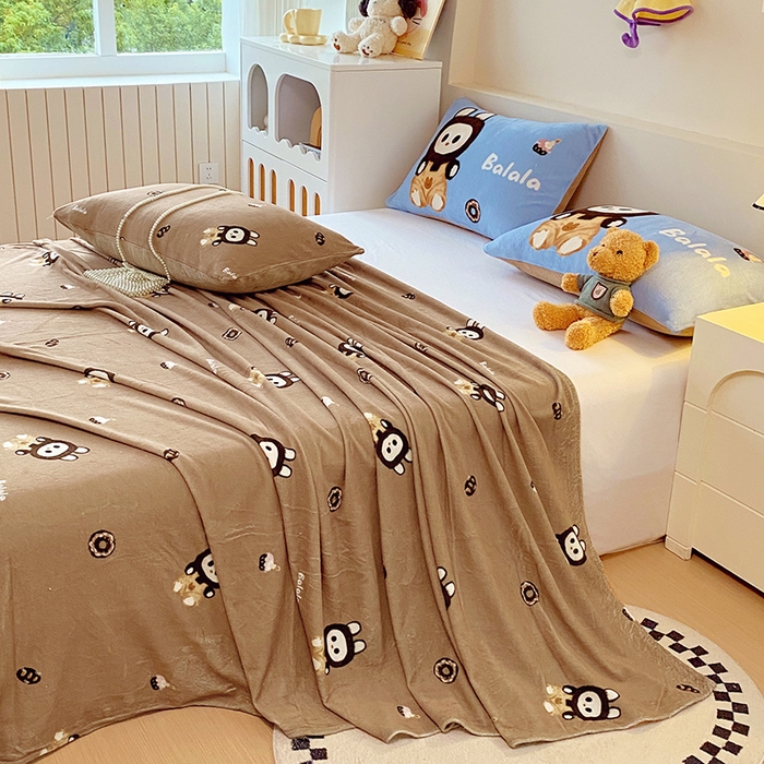 91家纺网 家纺一手货源 找家纺 葡萄家 2025年新款牛奶绒印花单床单萌系卡通床单款 拉蒙