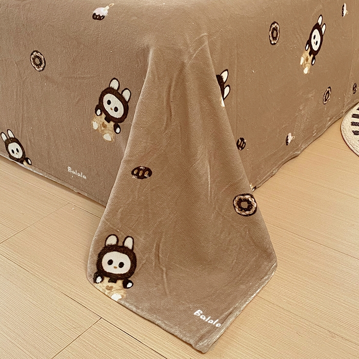 91家纺网 家纺一手货源 找家纺 葡萄家 2025年新款牛奶绒印花单床单萌系卡通床单款 拉蒙