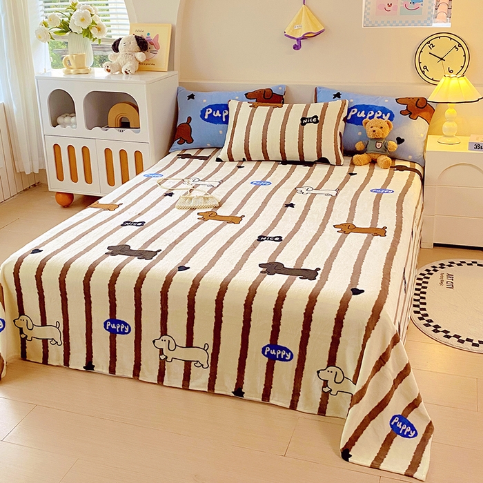 91家纺网 家纺一手货源 找家纺 葡萄家 2025年新款牛奶绒印花单床单萌系卡通床单款 腊肠狗