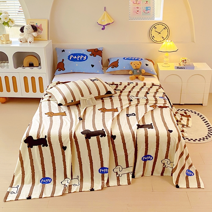 91家纺网 家纺一手货源 找家纺 葡萄家 2025年新款牛奶绒印花单床单萌系卡通床单款 腊肠狗