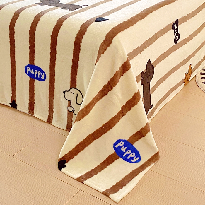 91家纺网 家纺一手货源 找家纺 葡萄家 2025年新款牛奶绒印花单床单萌系卡通床单款 腊肠狗