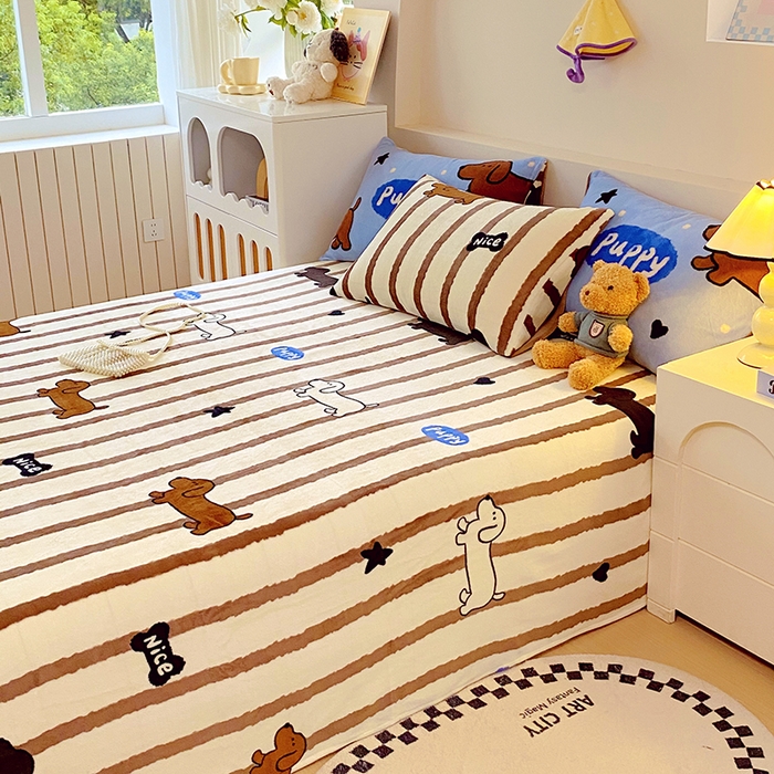 91家纺网 家纺一手货源 找家纺 葡萄家 2025年新款牛奶绒印花单床单萌系卡通床单款 腊肠狗