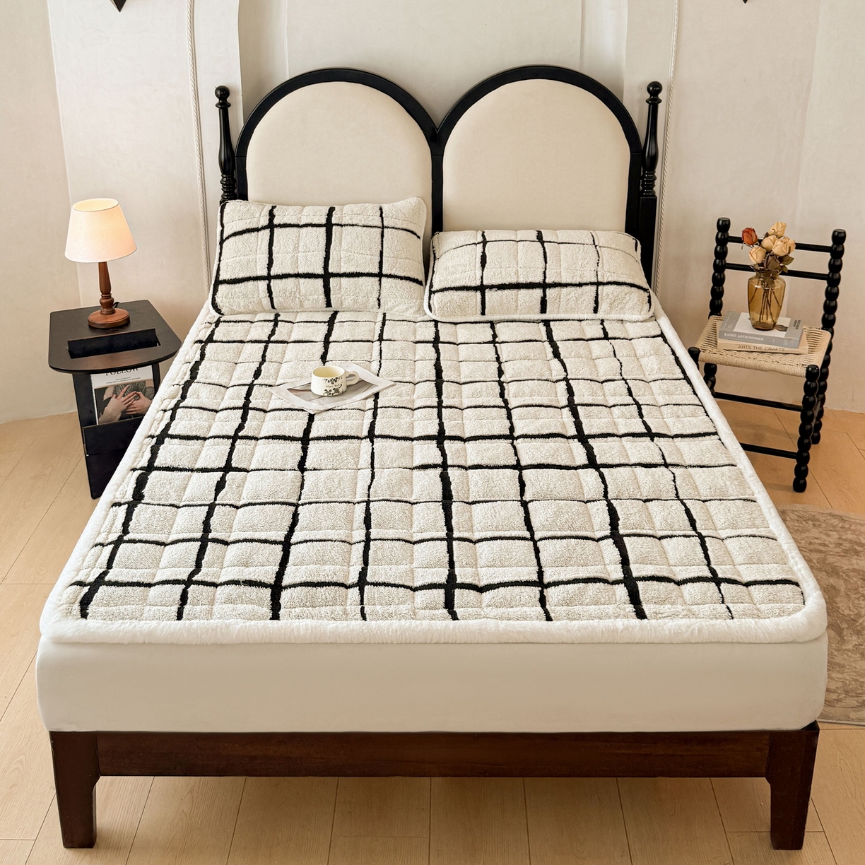 91家纺网 家纺一手货源 找家纺 （总）LIFE.丽芙 2025秋冬新款色纱提花舒棉绒加厚夹棉床垫床护垫单件简约床褥床垫子三件套