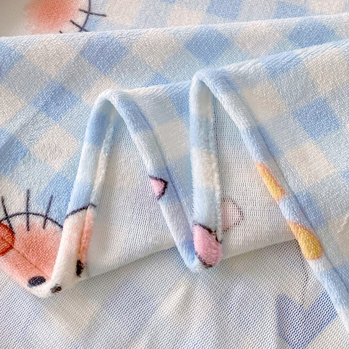 91家纺网 家纺一手货源 找家纺 葡萄家 2025年新款牛奶绒印花单床单萌系卡通床单款 蓝格猫咪