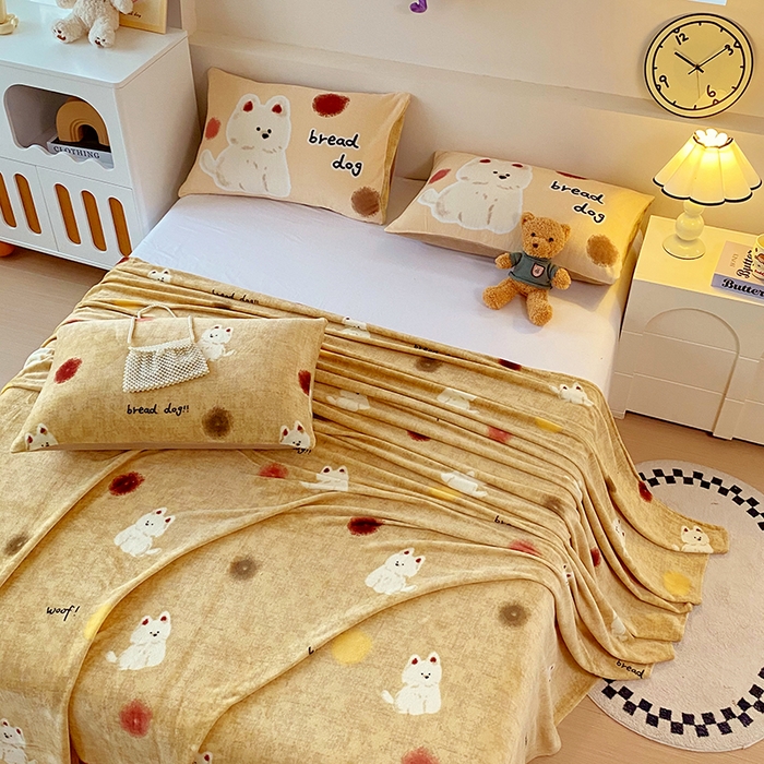 91家纺网 家纺一手货源 找家纺 葡萄家 2025年新款牛奶绒印花单床单萌系卡通床单款 泡芙狗