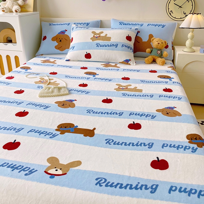 91家纺网 家纺一手货源 找家纺 葡萄家 2025年新款牛奶绒印花单床单萌系卡通床单款 俏皮狗