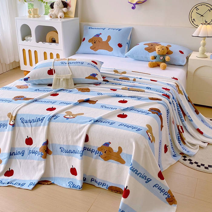 91家纺网 家纺一手货源 找家纺 葡萄家 2025年新款牛奶绒印花单床单萌系卡通床单款 俏皮狗