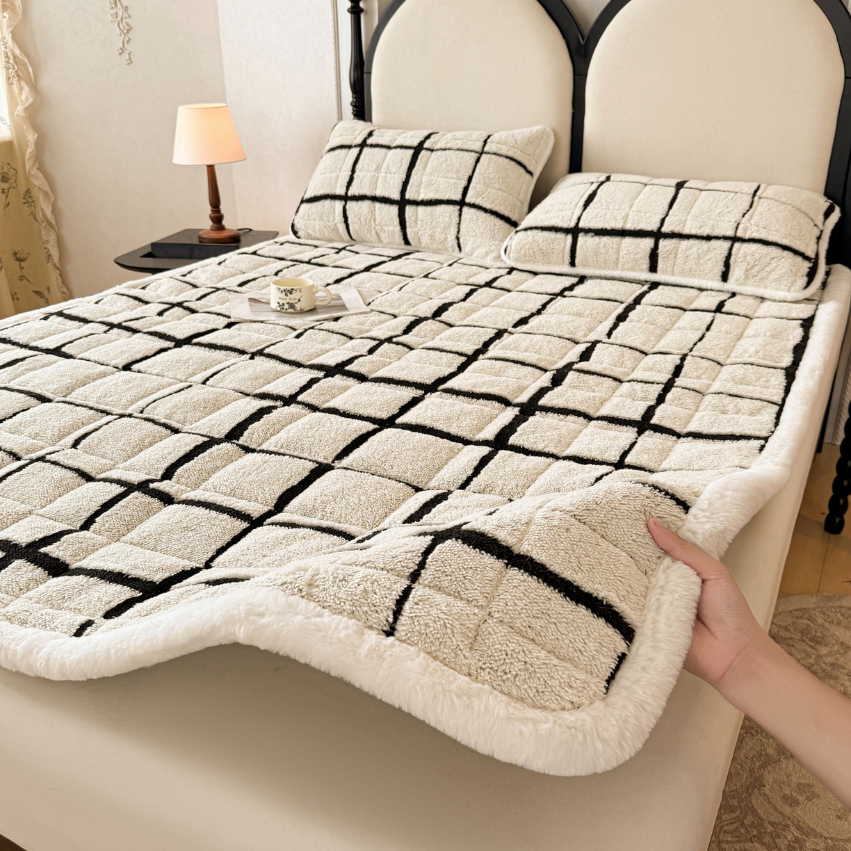 91家纺网 家纺一手货源 找家纺 （总）LIFE.丽芙 2025秋冬新款色纱提花舒棉绒加厚夹棉床垫床护垫单件简约床褥床垫子三件套