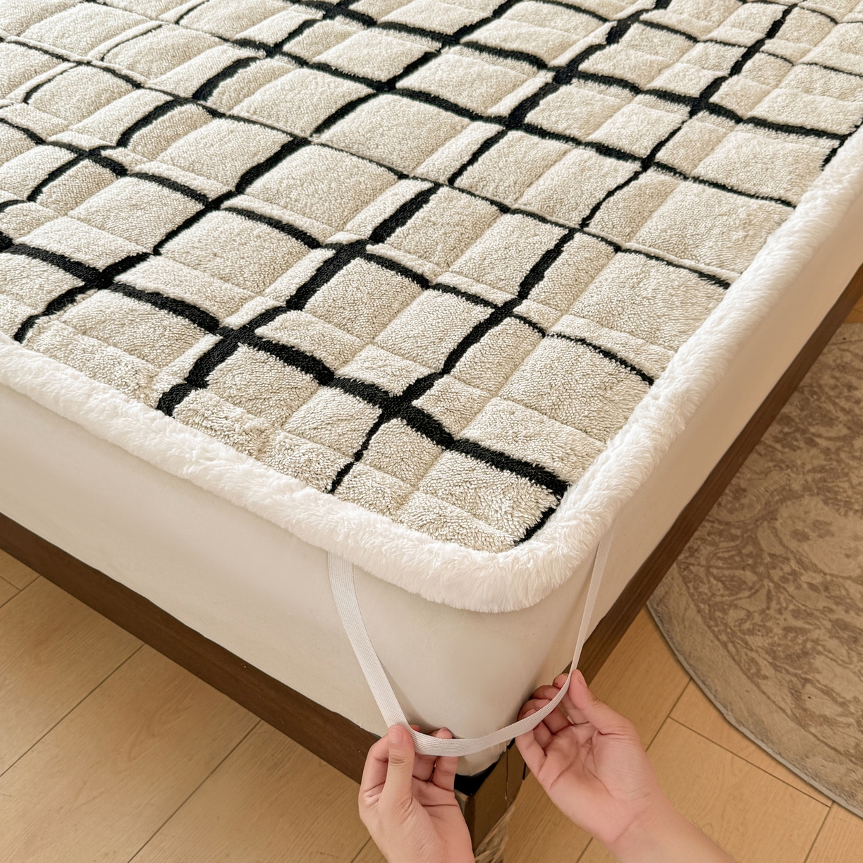 91家纺网 家纺一手货源 找家纺 （总）LIFE.丽芙 2025秋冬新款色纱提花舒棉绒加厚夹棉床垫床护垫单件简约床褥床垫子三件套