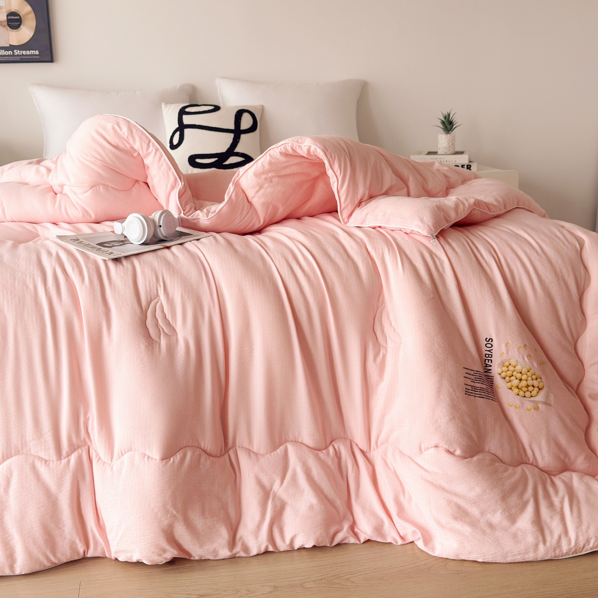 91家纺网 家纺一手货源 找家纺 梵克保罗 2025新款大豆贴贴子母被子被芯 贴贴被-粉玉