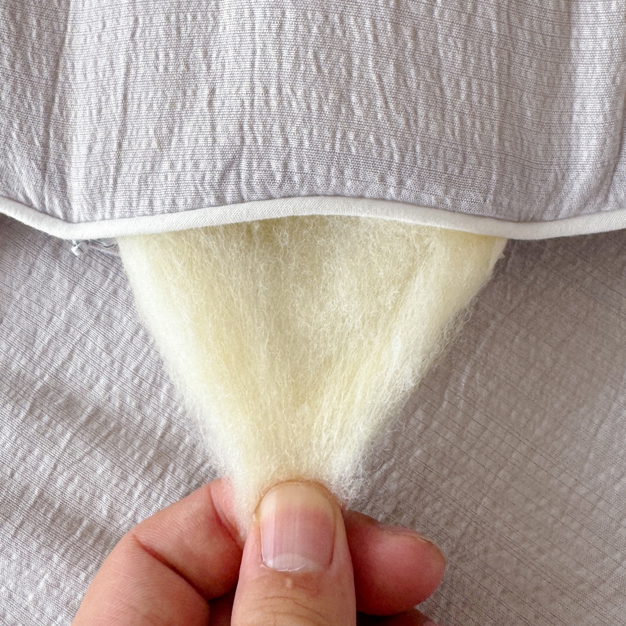 91家纺网 家纺一手货源 找家纺 梵克保罗 2025新款大豆贴贴子母被子被芯 贴贴被-灰色