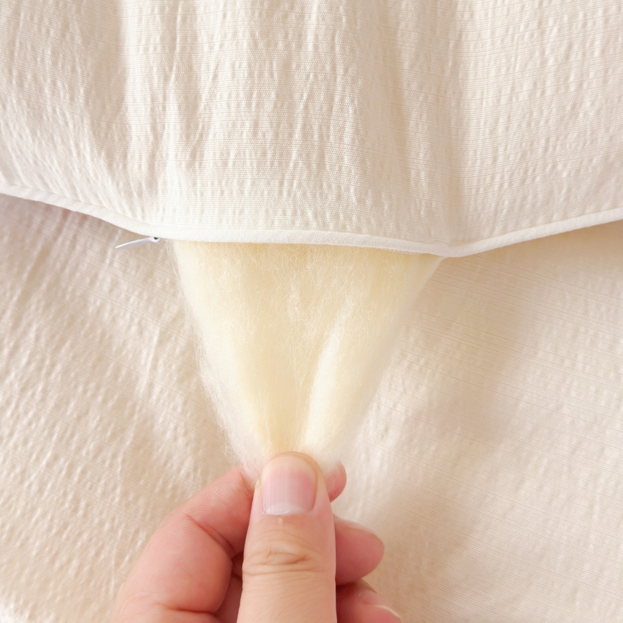 91家纺网 家纺一手货源 找家纺 梵克保罗 2025新款大豆贴贴子母被子被芯 贴贴被-米色