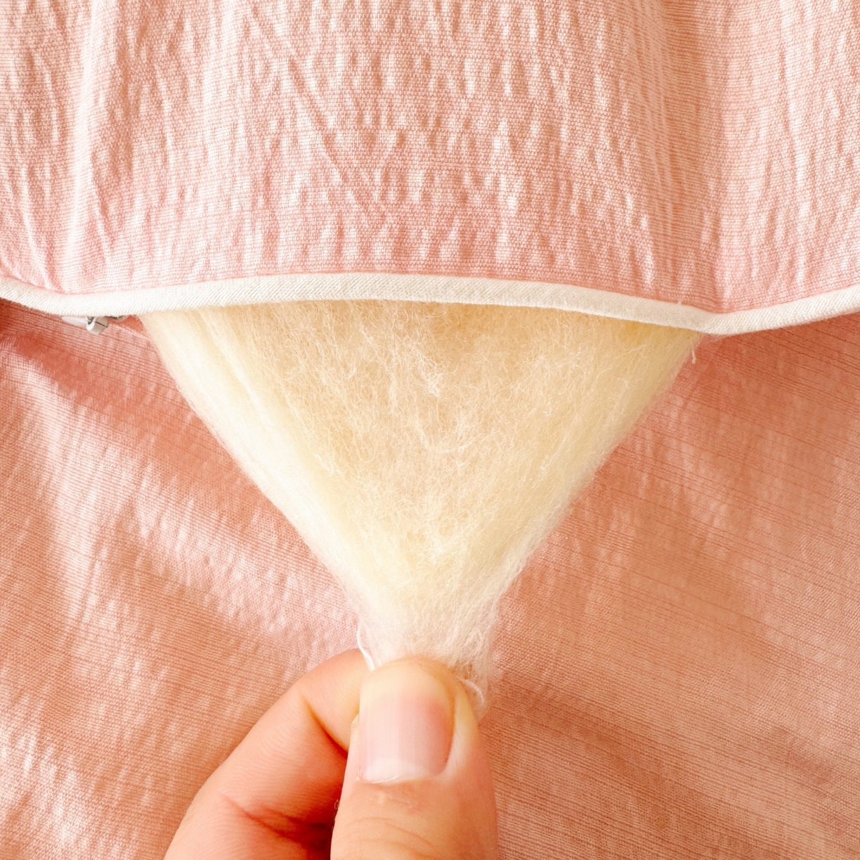 91家纺网 家纺一手货源 找家纺 梵克保罗 2025新款大豆贴贴子母被子被芯 贴贴被-粉玉