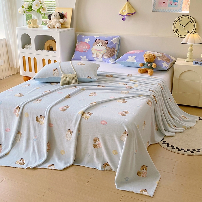 91家纺网 家纺一手货源 找家纺 葡萄家 2025年新款牛奶绒印花单床单萌系卡通床单款 软萌猫蓝