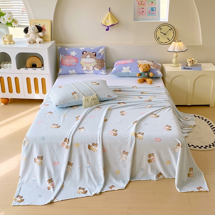 91家纺网 家纺一手货源 找家纺 葡萄家 2025年新款牛奶绒印花单床单萌系卡通床单款 软萌猫蓝