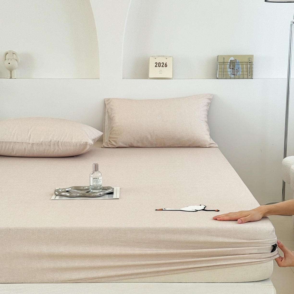 91家纺网 家纺一手货源 找家纺 法芙娜家纺 2025新款全精梳全棉磨毛床笠-躺平鹅 躺平鹅-米