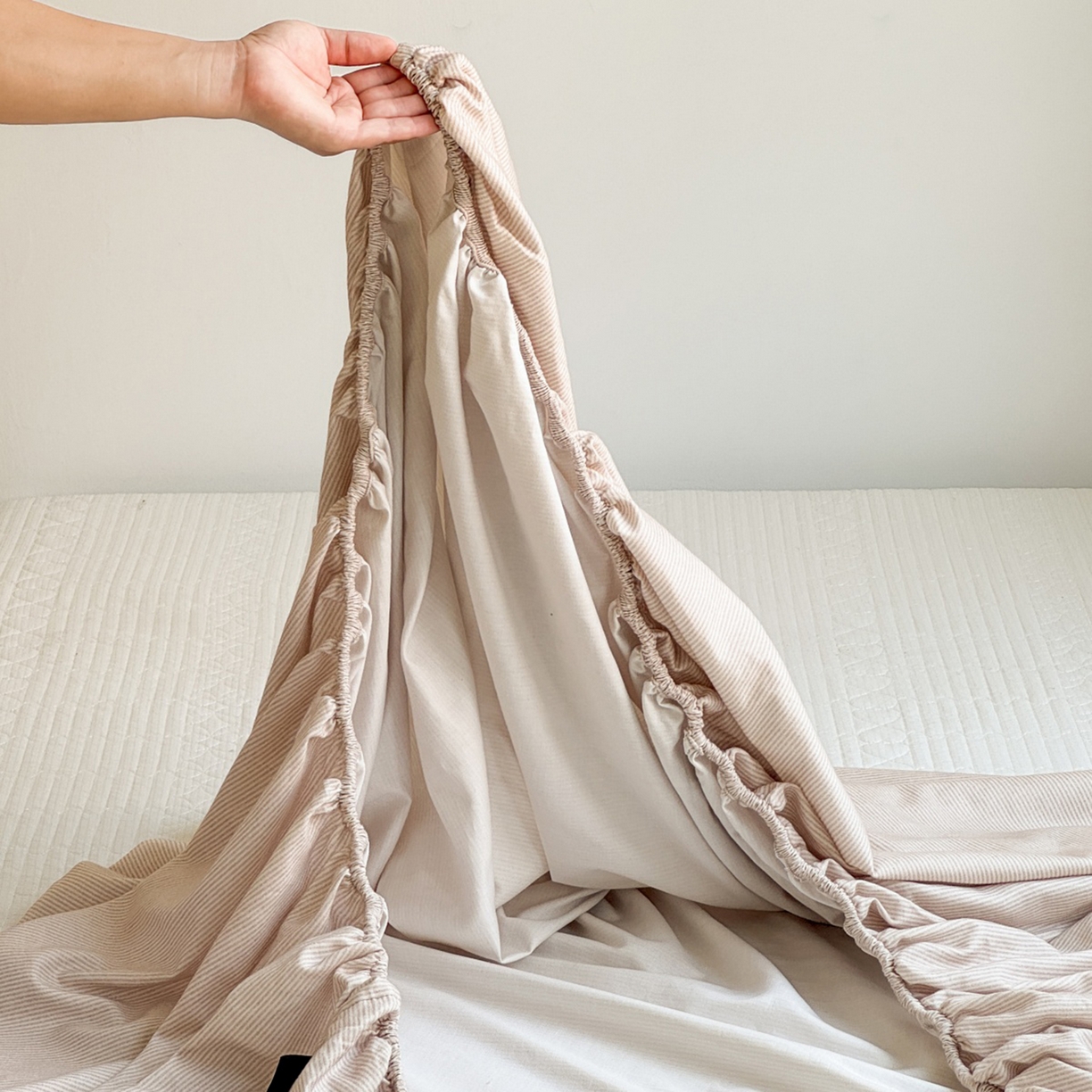 91家纺网 家纺一手货源 找家纺 法芙娜家纺 2025新款全精梳全棉磨毛床笠-躺平鹅 躺平鹅-米