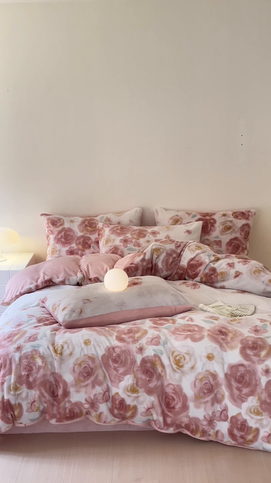 91家纺网 家纺一手货源 找家纺 安哆啦家纺 2025新款高克重兔毛绒印花牛奶绒四件套 花海