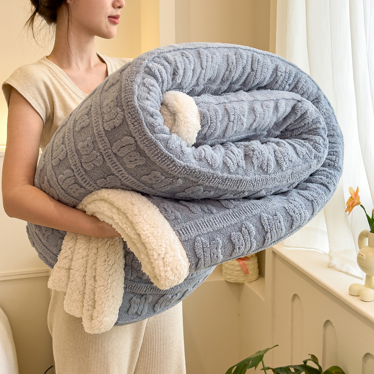 91家纺网 家纺一手货源 找家纺 （总）源舍家纺 2025新款A类加厚双层牛奶绒提花羊羔绒多功能毛毯