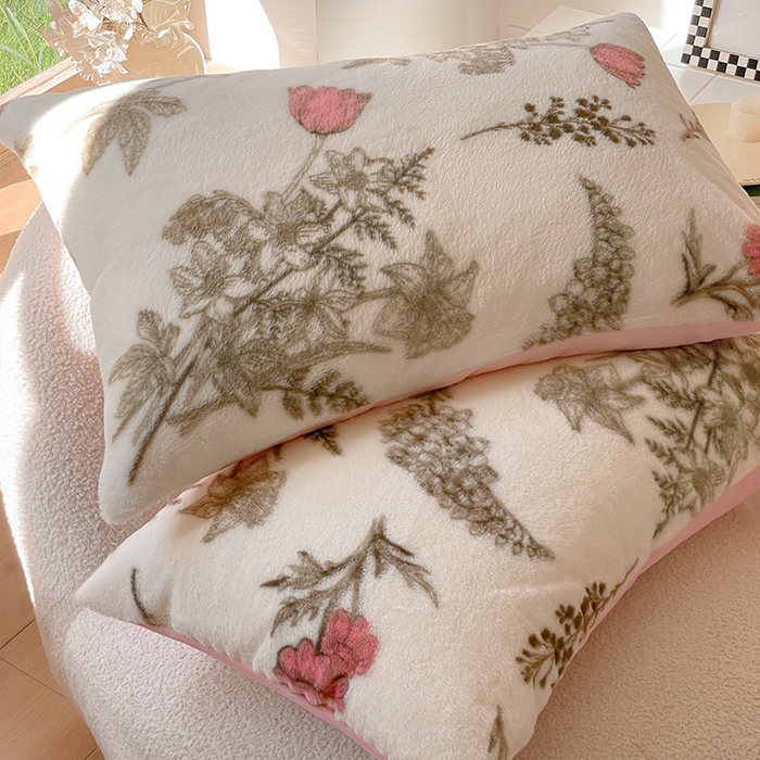 91家纺网 家纺一手货源 找家纺 安哆啦家纺 2025新款高克重兔毛绒印花牛奶绒四件套 彼岸花开