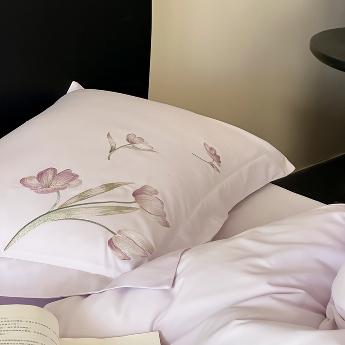 91家纺网 家纺一手货源 找家纺 MIU缪家居 2025新款100支全棉纯棉刺绣四件套-虞美人（券后控价318） 虞美人-微醺紫