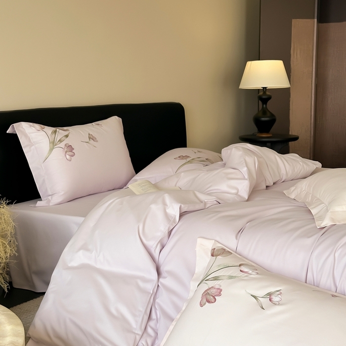 91家纺网 家纺一手货源 找家纺 MIU缪家居 2025新款100支全棉纯棉刺绣四件套-虞美人（券后控价318） 虞美人-微醺紫