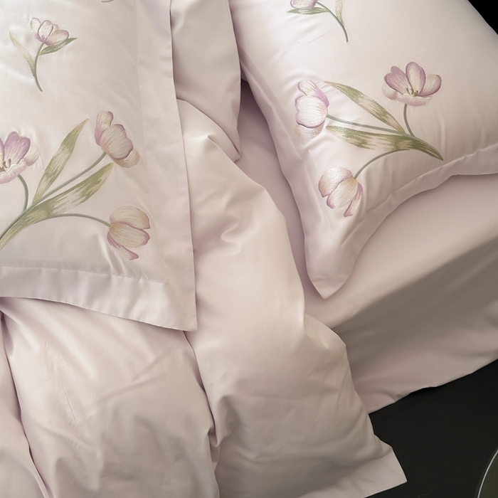 91家纺网 家纺一手货源 找家纺 MIU缪家居 2025新款100支全棉纯棉刺绣四件套-虞美人（券后控价318） 虞美人-微醺紫