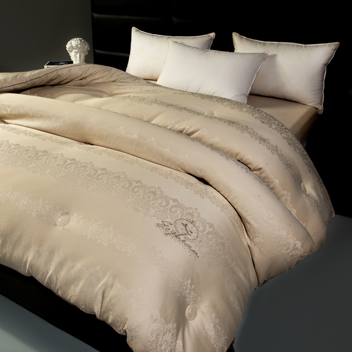 91家纺网 家纺一手货源 找家纺 （总）梵克保罗 2025新款金钻60支大豆蛋白提花子母被被子被芯