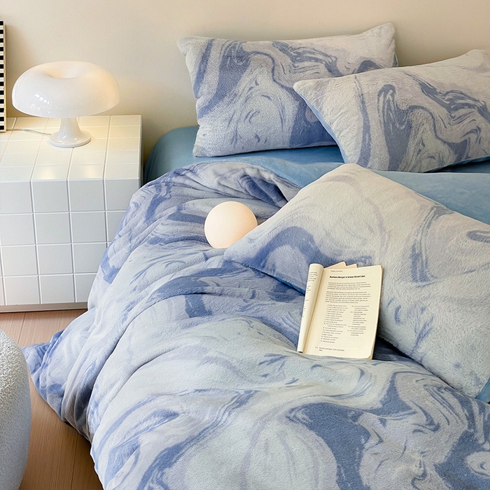 91家纺网 家纺一手货源 找家纺 安哆啦家纺 2025新款高克重兔毛绒印花牛奶绒四件套 波澜